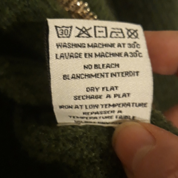 JS Millenium green and gold shrug. - Picture 4 of 5